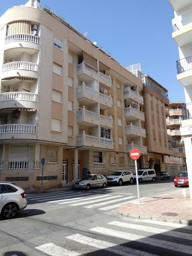 Apartment Only 250M From The Beach Los Locos Torrevieja Buitenkant foto